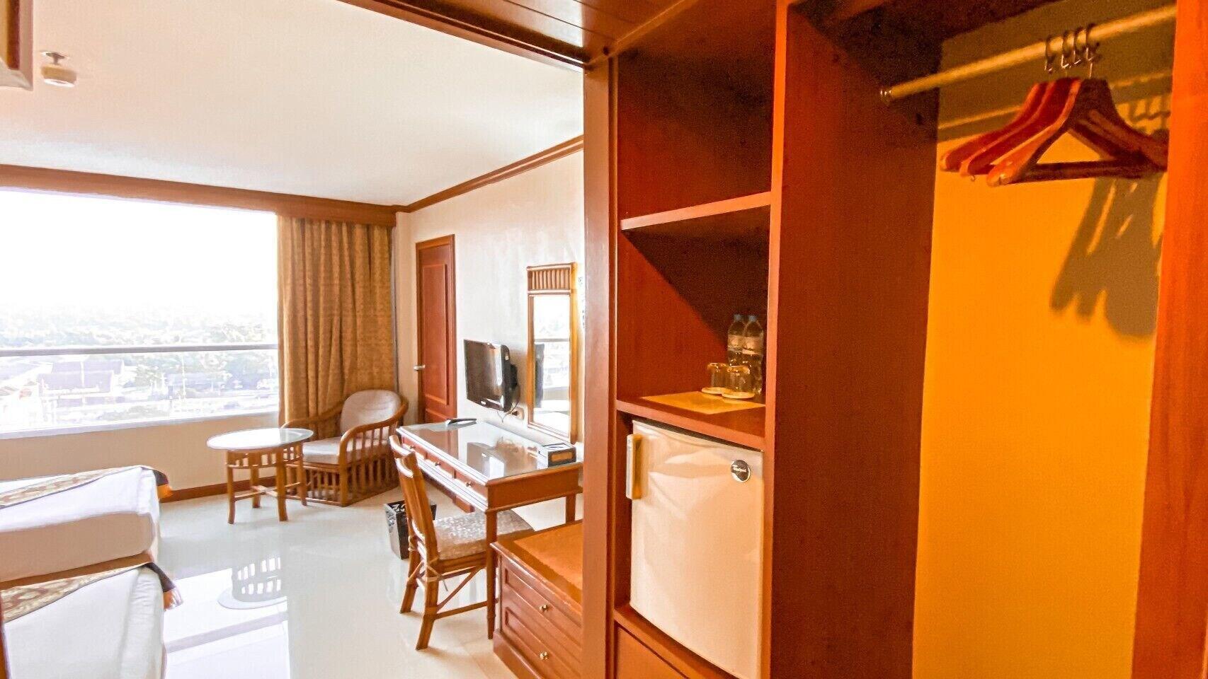 K Park Grand Hotel Sha Plus Certified Surat Thani Exterior foto