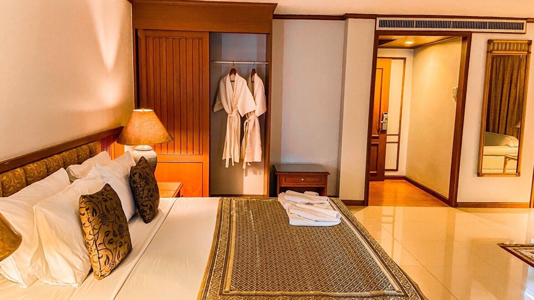 K Park Grand Hotel Sha Plus Certified Surat Thani Exterior foto